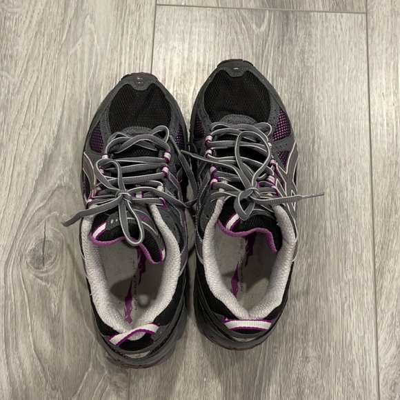 ASICS running shoes - Picture 7 of 7